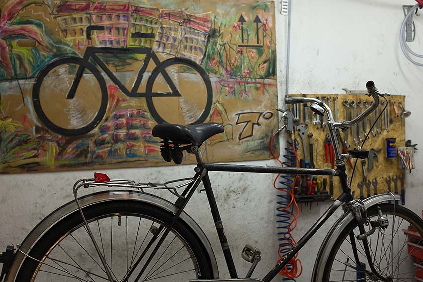 Berliner Kreuzberg Fahrradwerkstatt - Andrés Felipe Carulla Fotograf